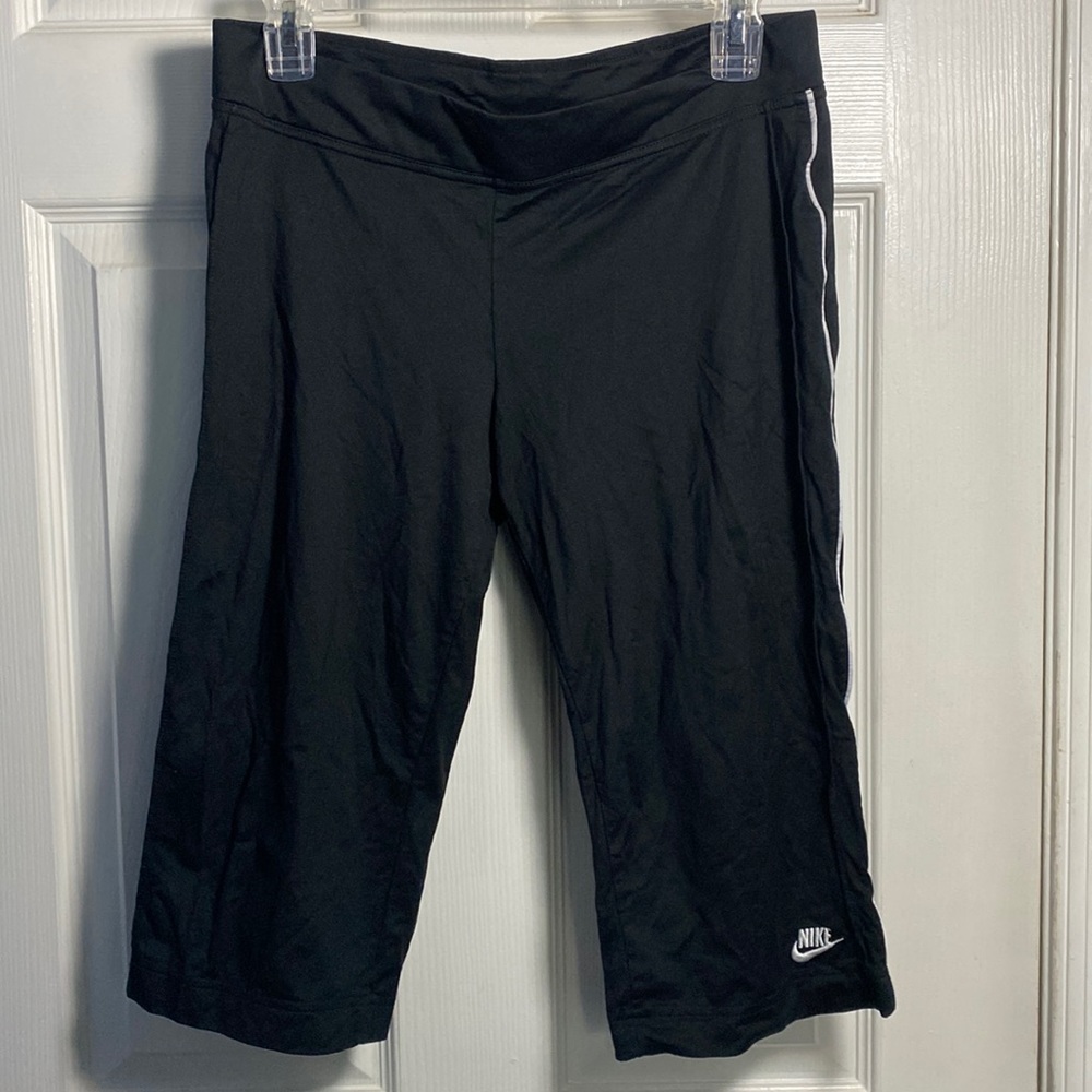 Nike Capri Legging, Black, Medium